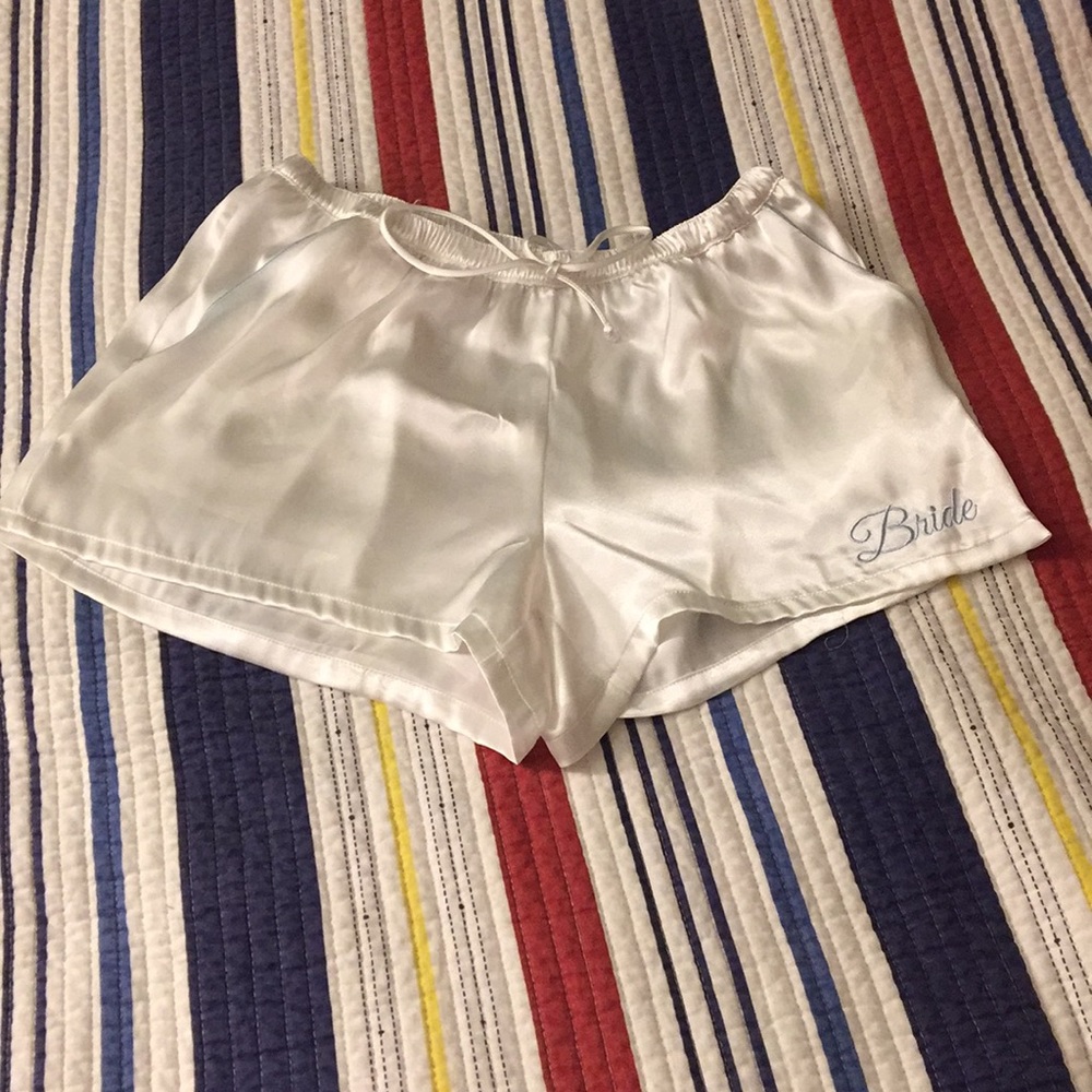 Bride Robe & Shorts Set - Picture 4 of 6